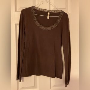 Brown face trimmed top S
